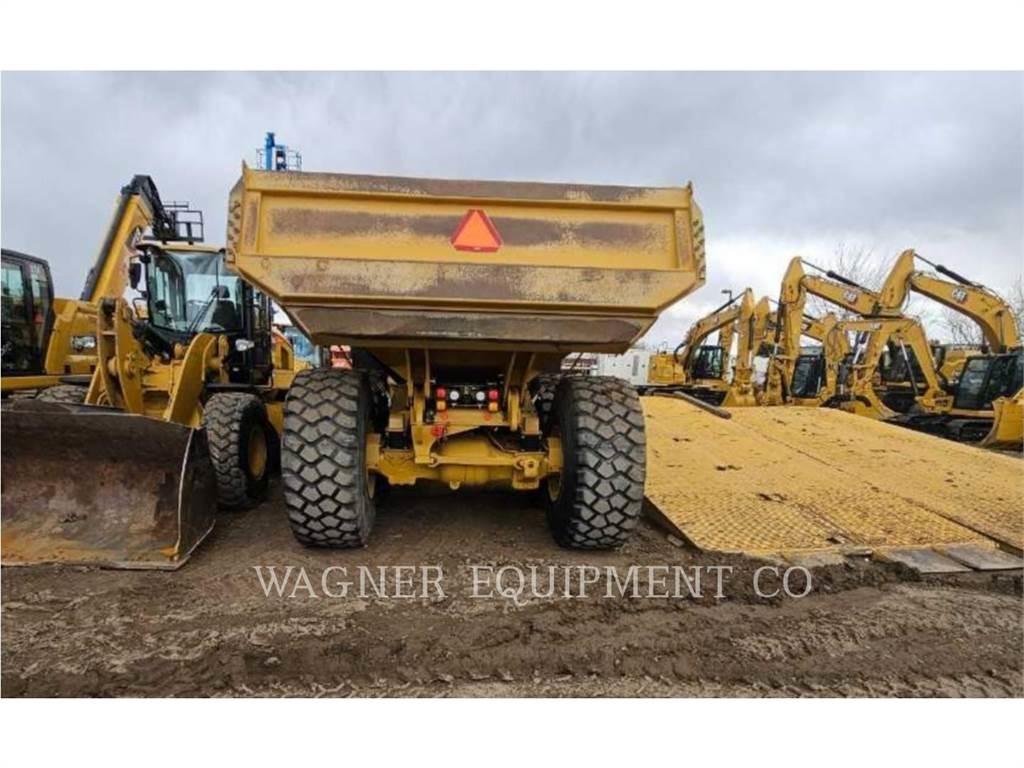 CAT 740GC Шарнирно-сочленённые самосвалы