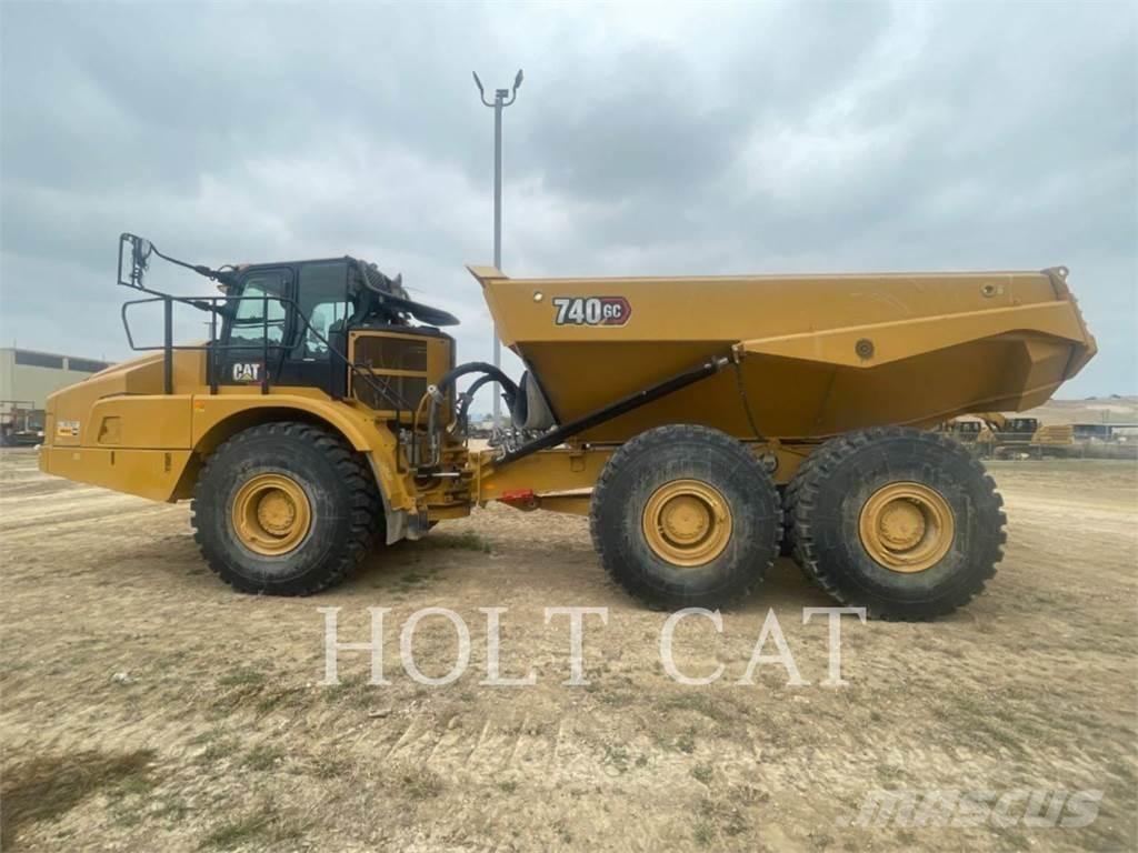 CAT 740GC Шарнирно-сочленённые самосвалы