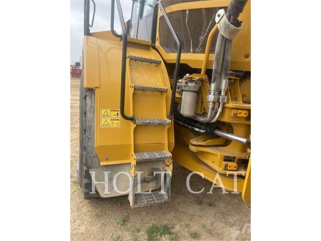 CAT 740GC Шарнирно-сочленённые самосвалы