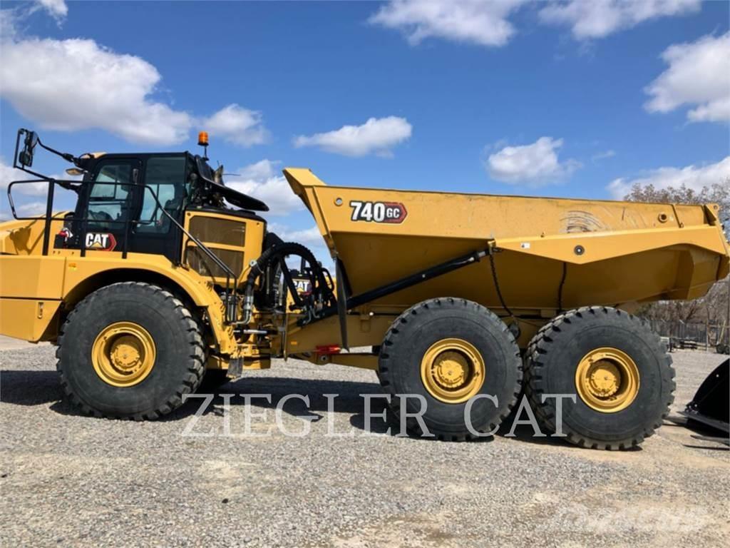 CAT 740GC Шарнирно-сочленённые самосвалы