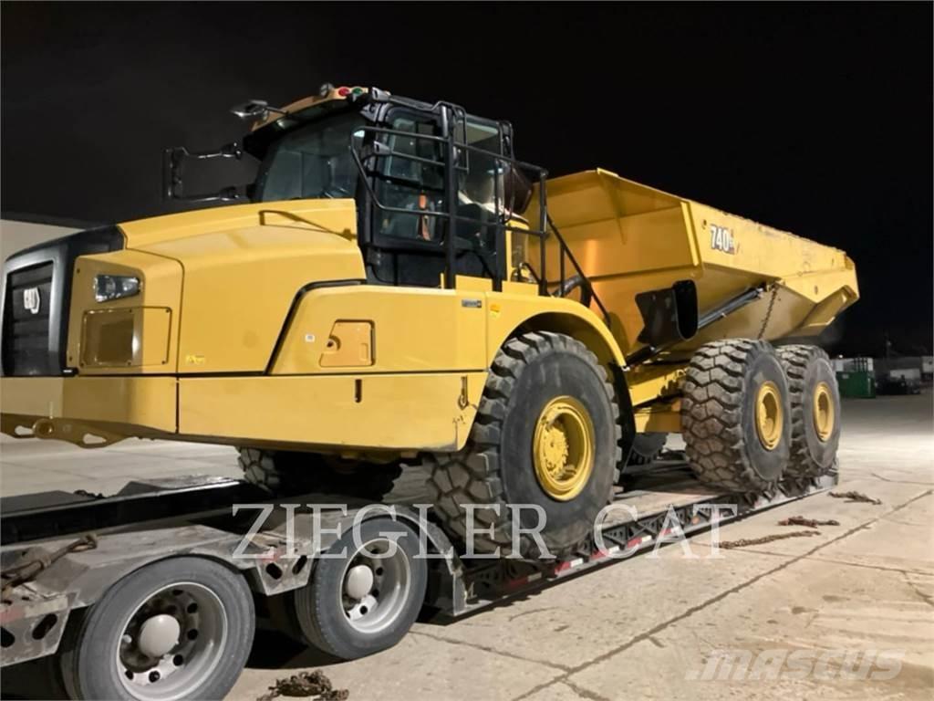 CAT 740GC Шарнирно-сочленённые самосвалы