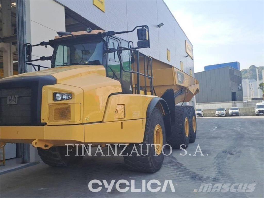 CAT 740GC Шарнирно-сочленённые самосвалы