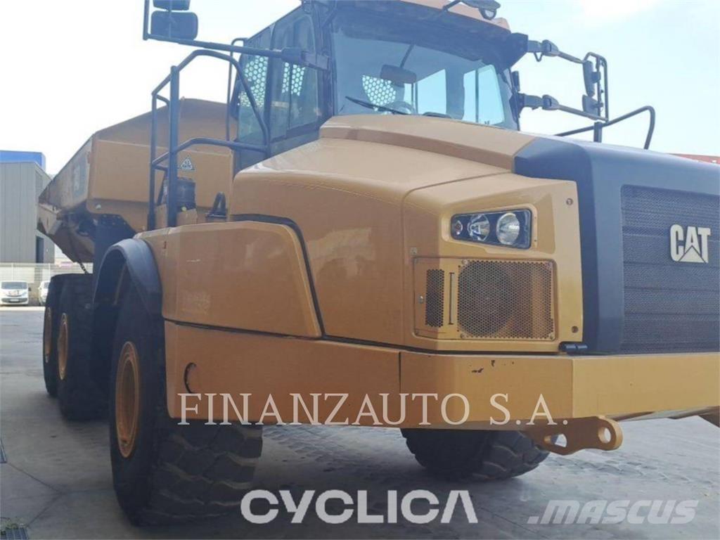 CAT 740GC Шарнирно-сочленённые самосвалы
