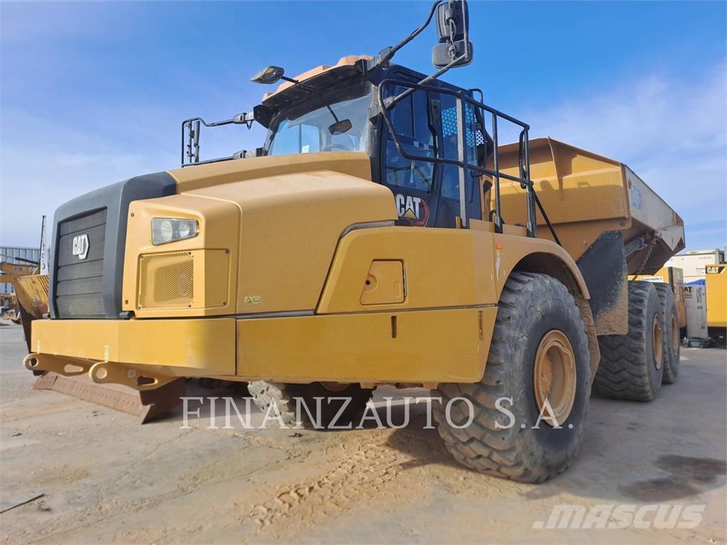 CAT 740GC Шарнирно-сочленённые самосвалы