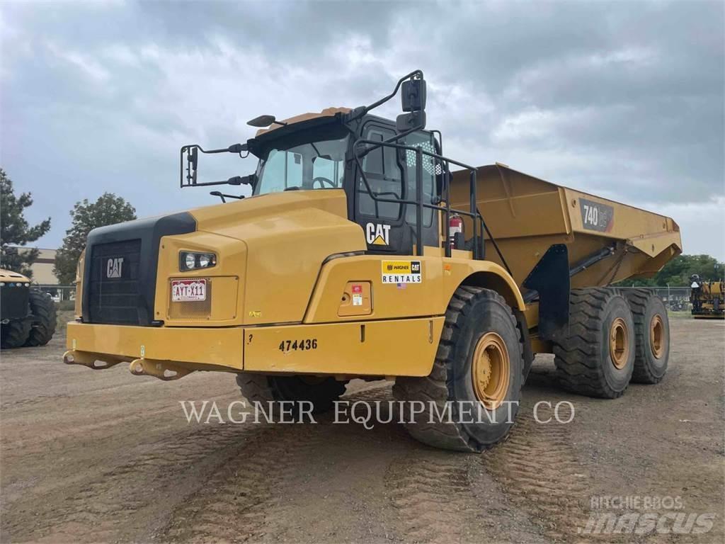 CAT 740GC Шарнирно-сочленённые самосвалы