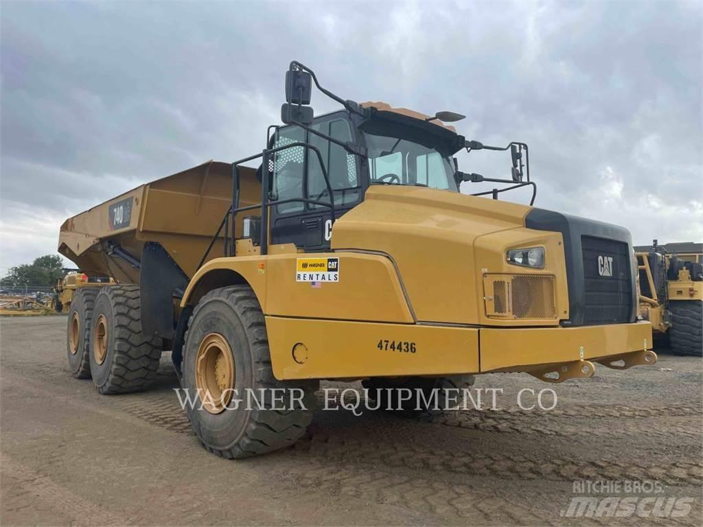 CAT 740GC Шарнирно-сочленённые самосвалы