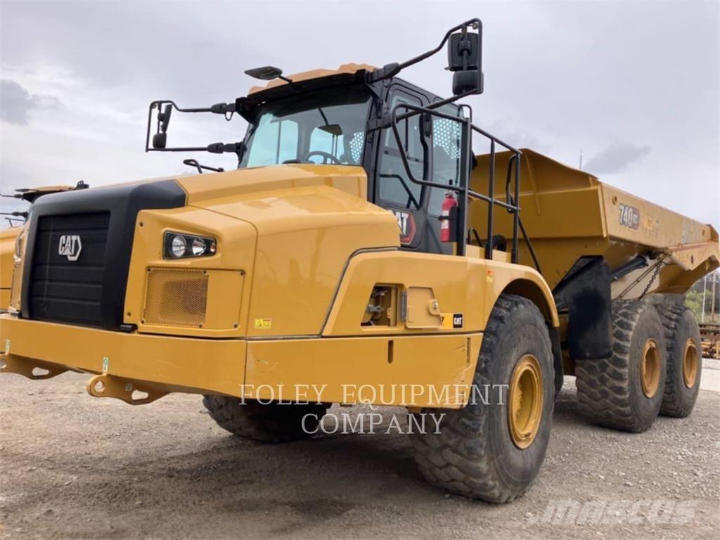 CAT 740GC-04 Шарнирно-сочленённые самосвалы