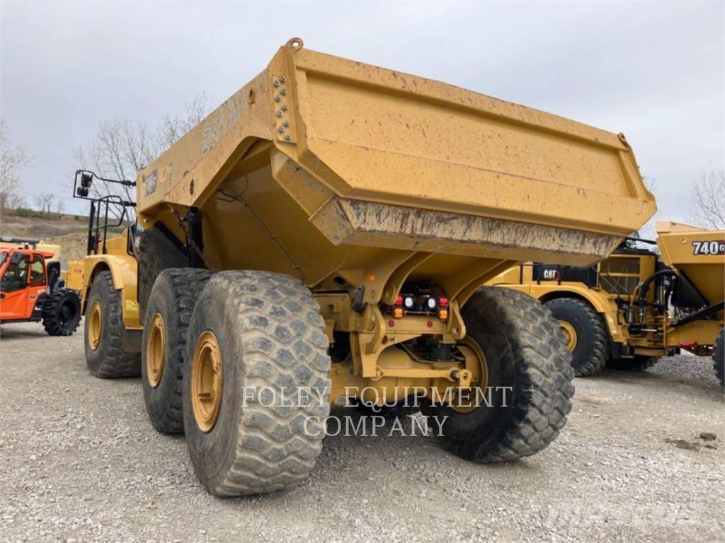 CAT 740GC-04 Шарнирно-сочленённые самосвалы