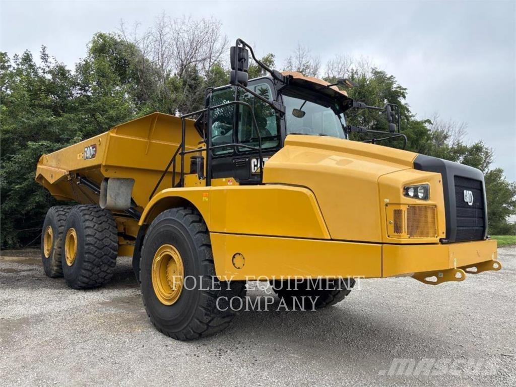 CAT 740GC-04 Шарнирно-сочленённые самосвалы