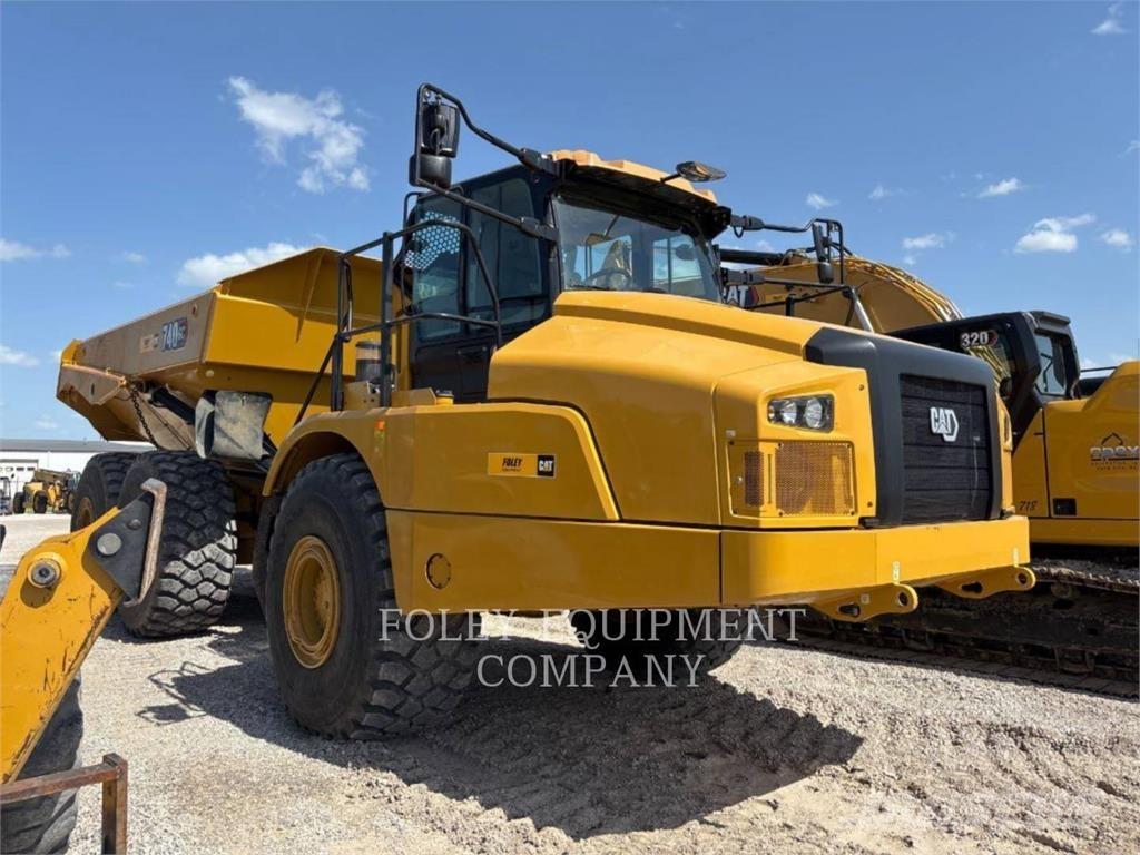 CAT 740GC-04 Шарнирно-сочленённые самосвалы
