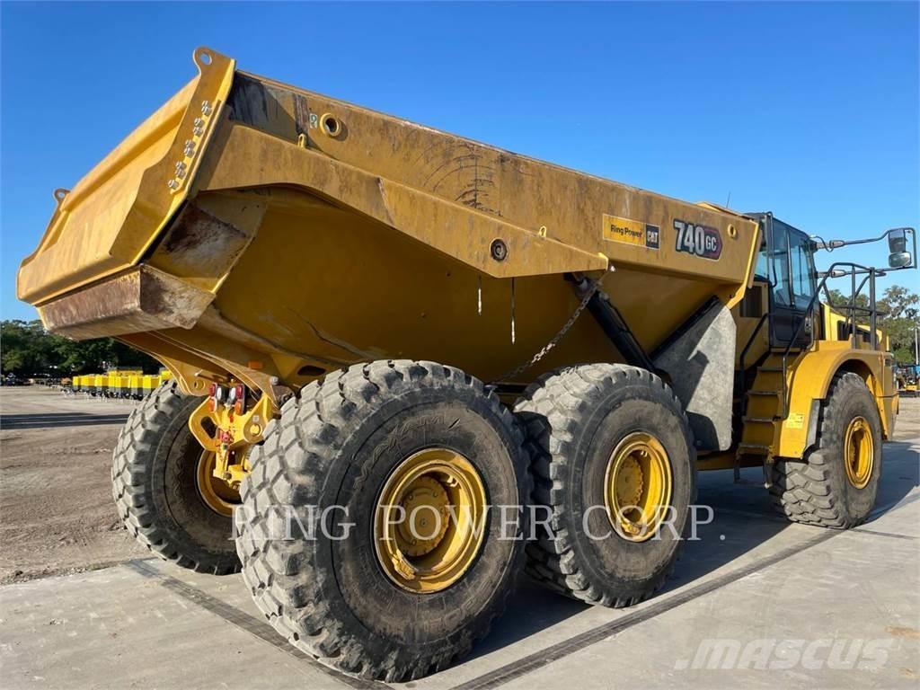 CAT 740GCTG Шарнирно-сочленённые самосвалы