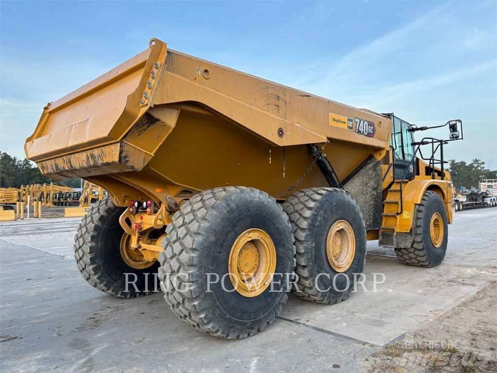 CAT 740GCTG Шарнирно-сочленённые самосвалы