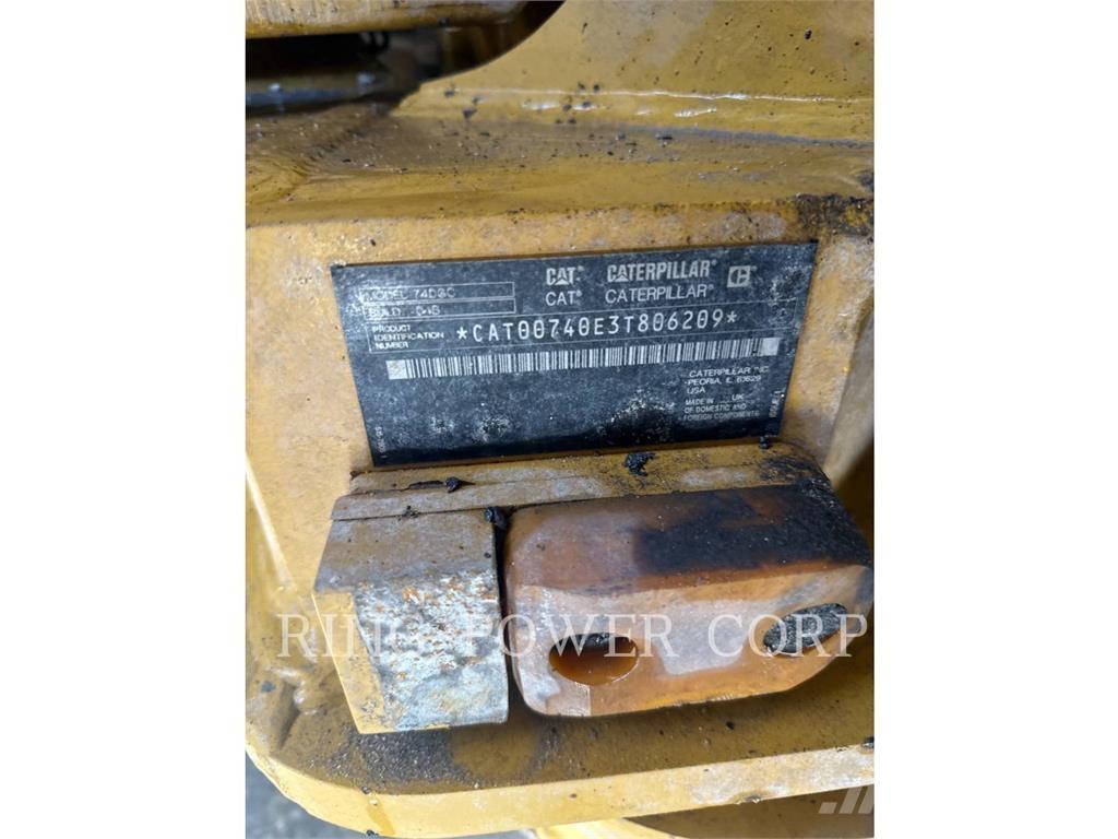 CAT 740WW Грузовики-цистерны