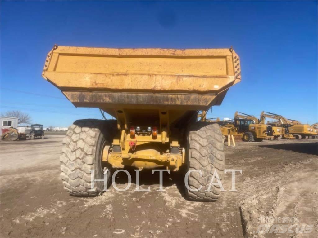 CAT 745 Шарнирно-сочленённые самосвалы