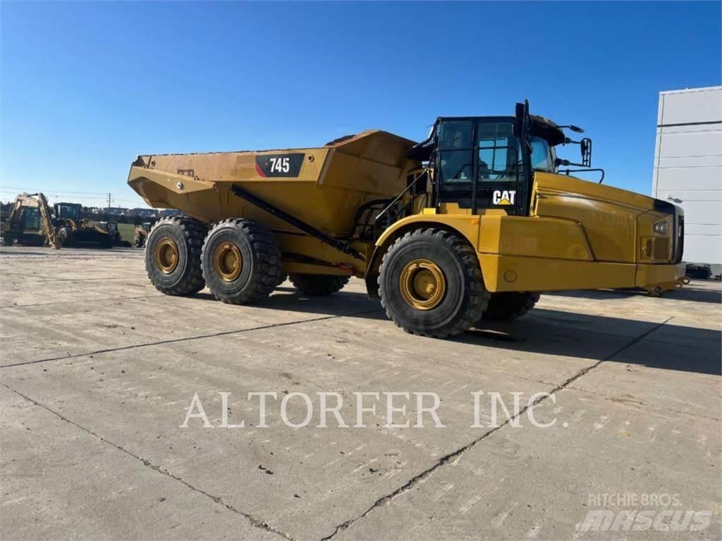 CAT 745 Шарнирно-сочленённые самосвалы