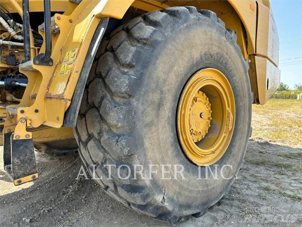 CAT 745 Шарнирно-сочленённые самосвалы