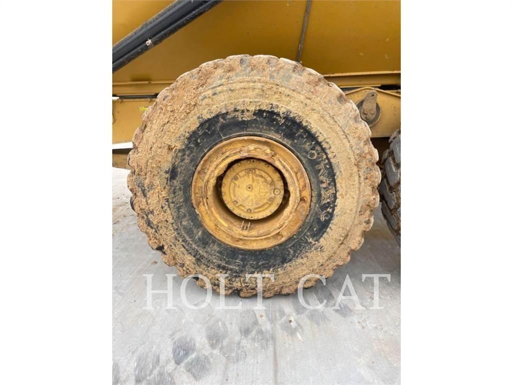 CAT 745 Шарнирно-сочленённые самосвалы
