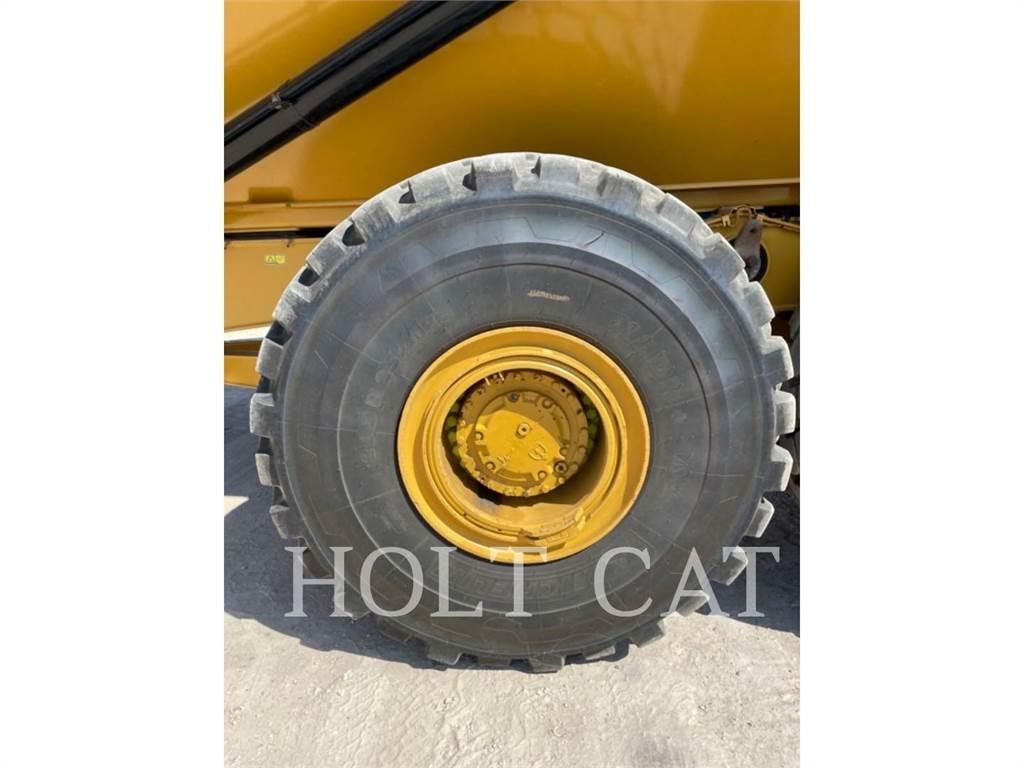 CAT 745 Шарнирно-сочленённые самосвалы