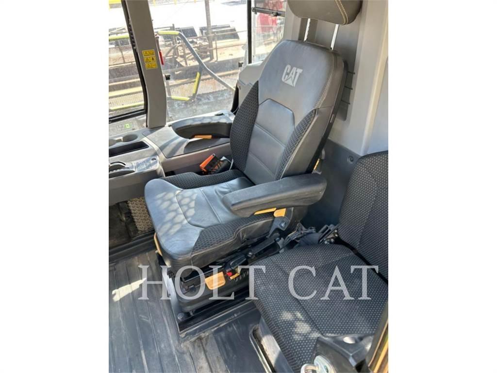 CAT 745 Шарнирно-сочленённые самосвалы