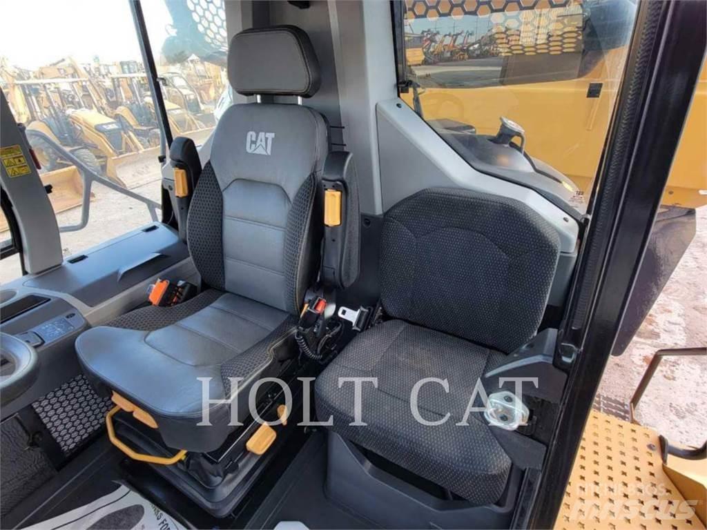 CAT 745 Шарнирно-сочленённые самосвалы