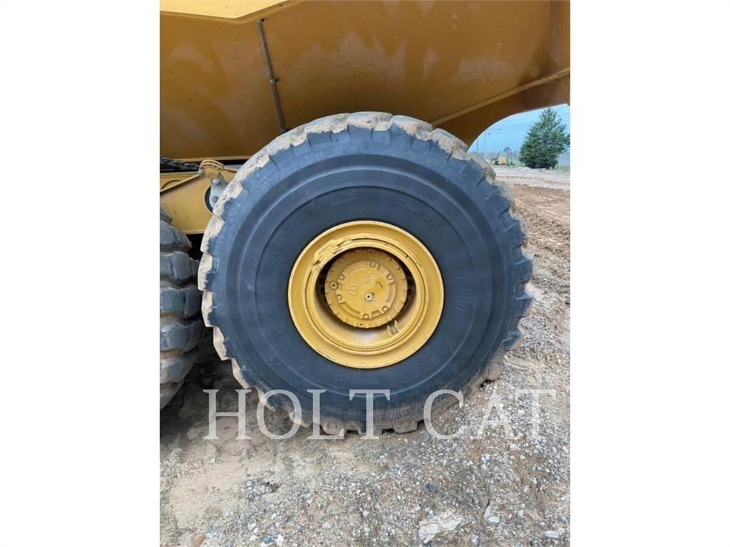 CAT 745 Шарнирно-сочленённые самосвалы