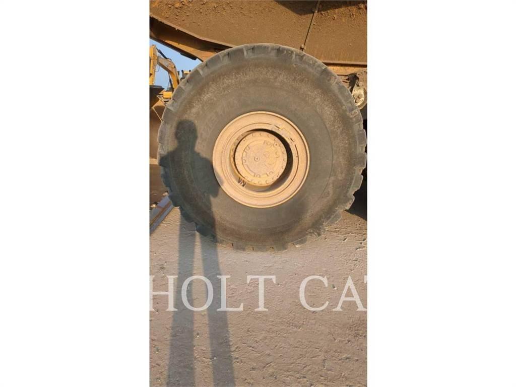CAT 745 Шарнирно-сочленённые самосвалы