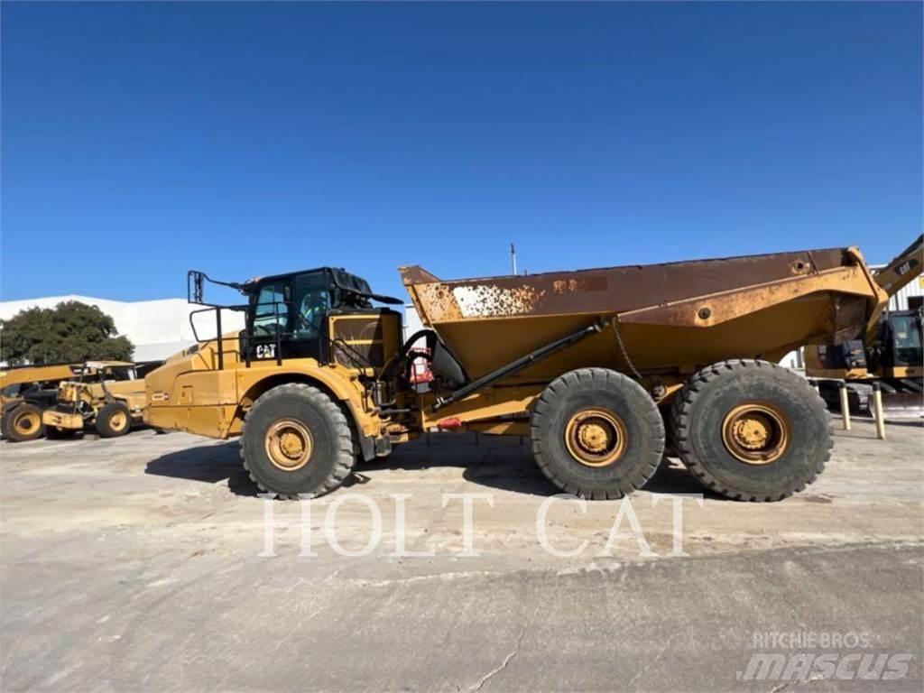 CAT 745 Шарнирно-сочленённые самосвалы