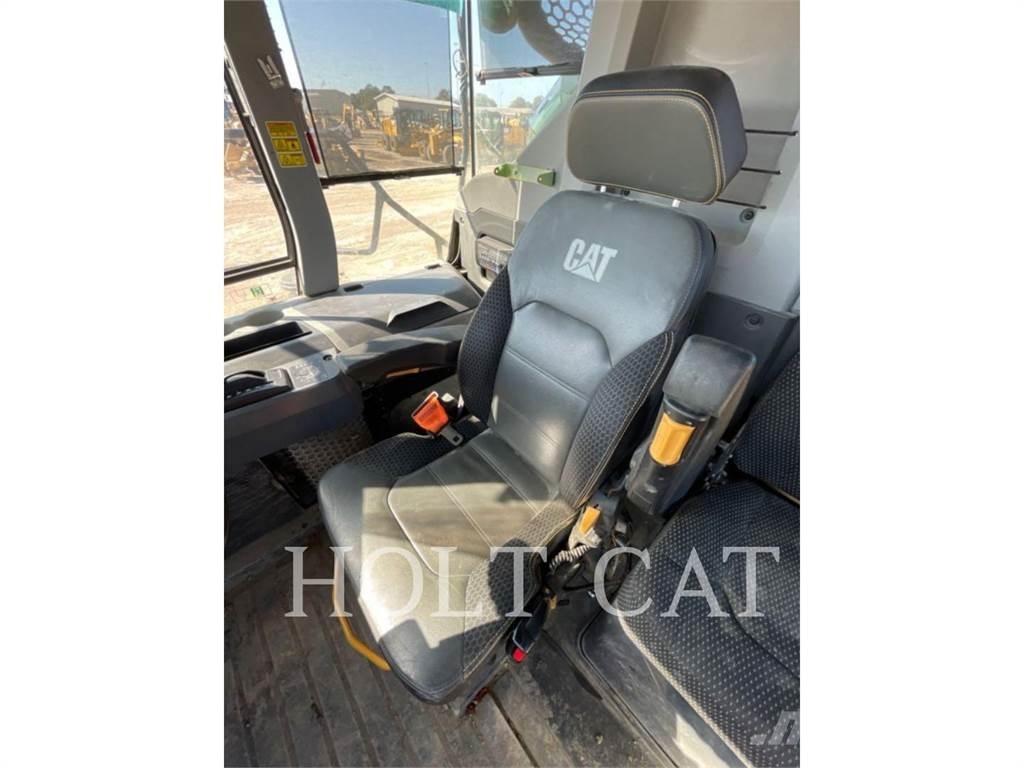 CAT 745 Шарнирно-сочленённые самосвалы
