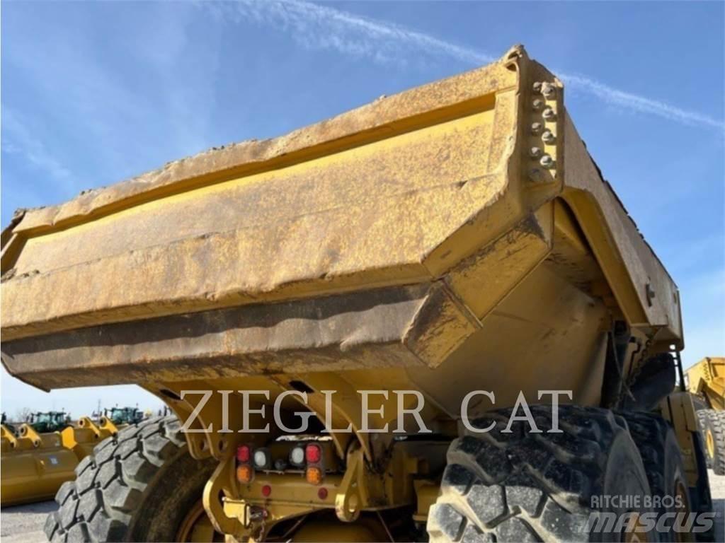 CAT 745 Шарнирно-сочленённые самосвалы