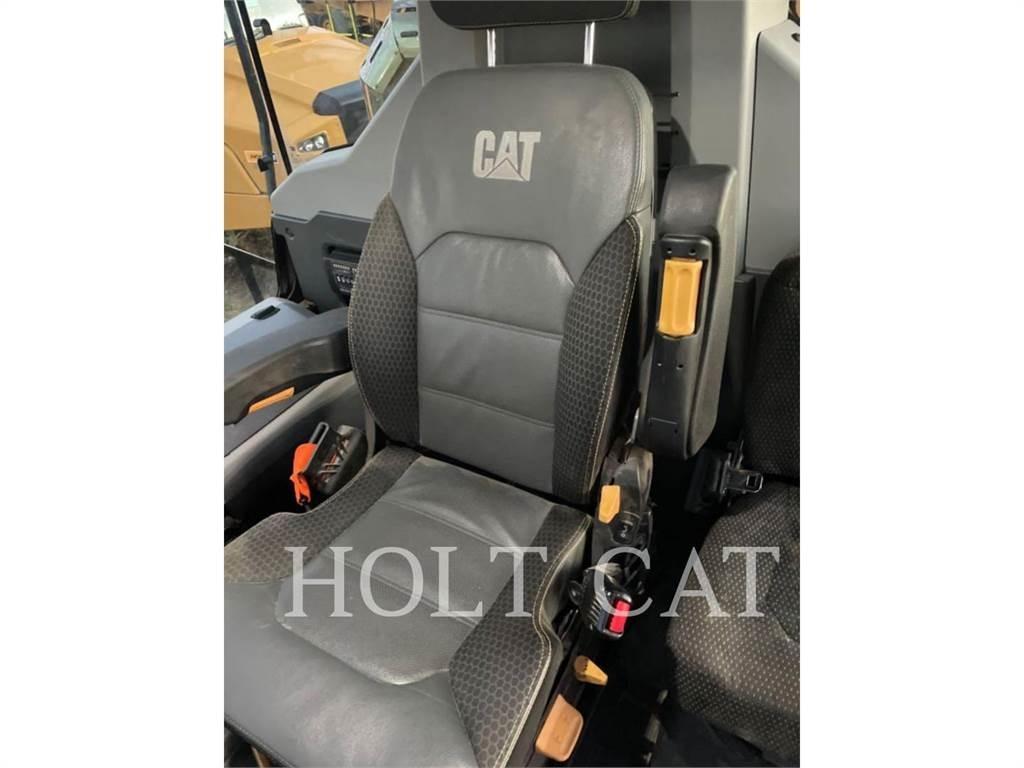 CAT 745 Шарнирно-сочленённые самосвалы