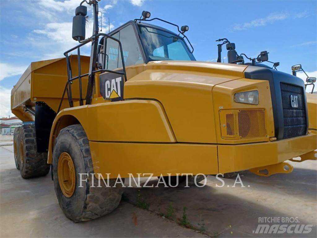 CAT 745 Шарнирно-сочленённые самосвалы