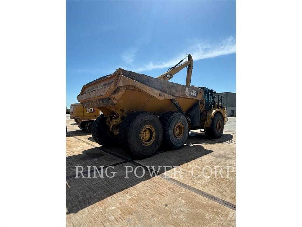 CAT 745 Шарнирно-сочленённые самосвалы