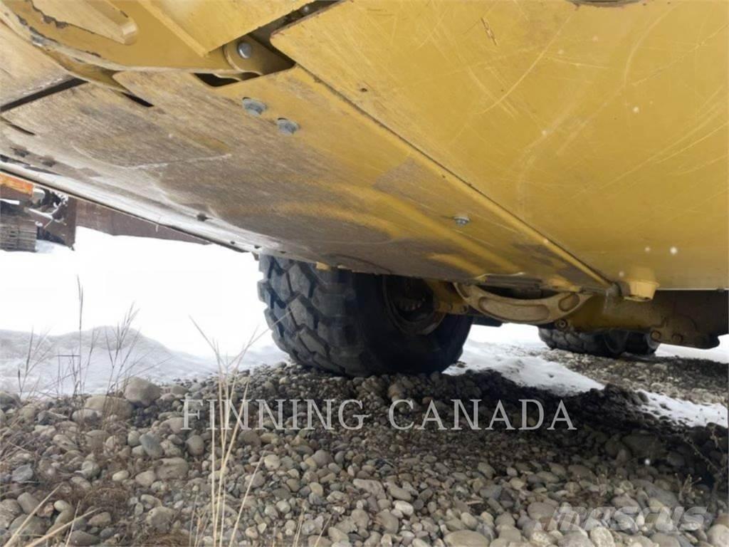 CAT 745 Шарнирно-сочленённые самосвалы