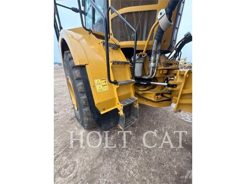 CAT 745 Шарнирно-сочленённые самосвалы