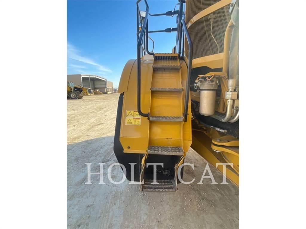 CAT 745 Шарнирно-сочленённые самосвалы