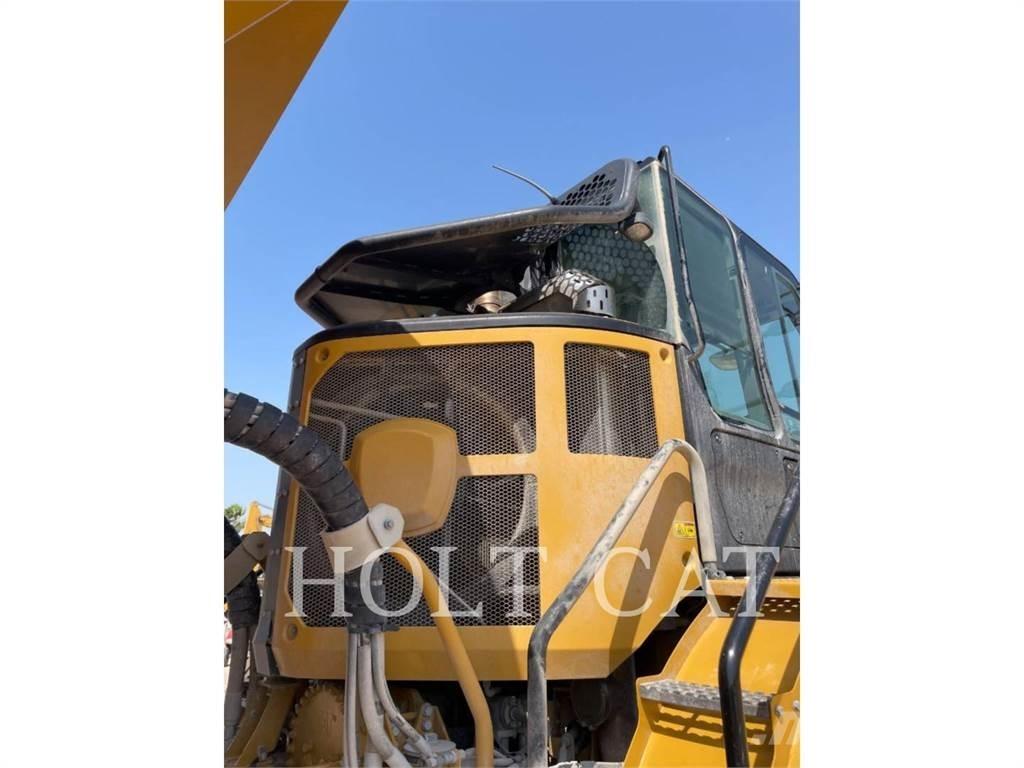 CAT 745 Шарнирно-сочленённые самосвалы