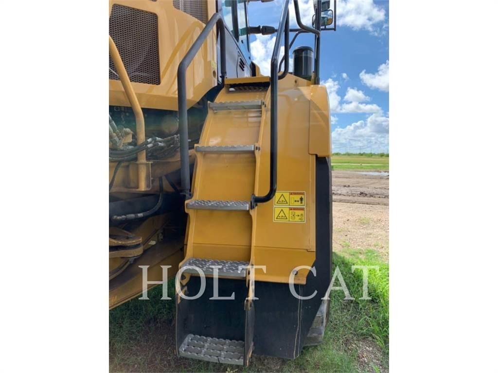 CAT 745 Шарнирно-сочленённые самосвалы