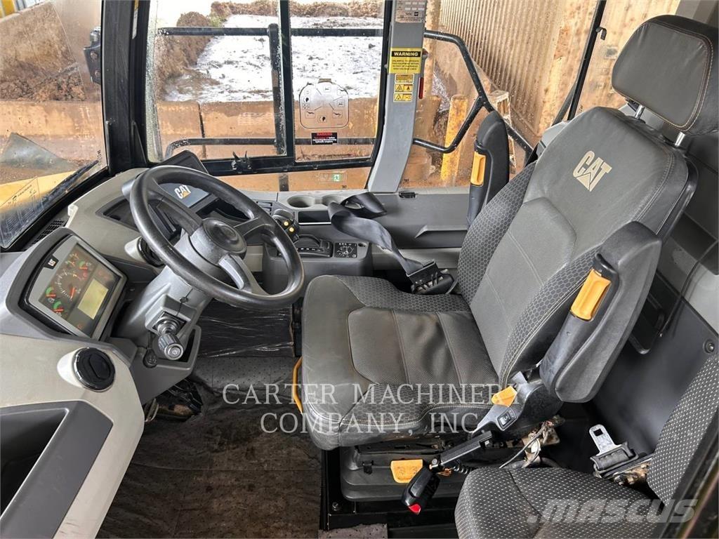 CAT 745 Шарнирно-сочленённые самосвалы