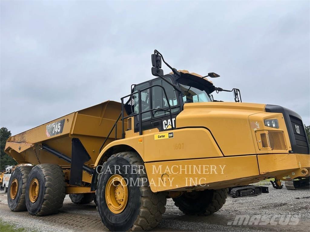 CAT 745 Шарнирно-сочленённые самосвалы