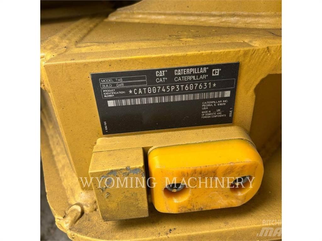 CAT 745 Шарнирно-сочленённые самосвалы