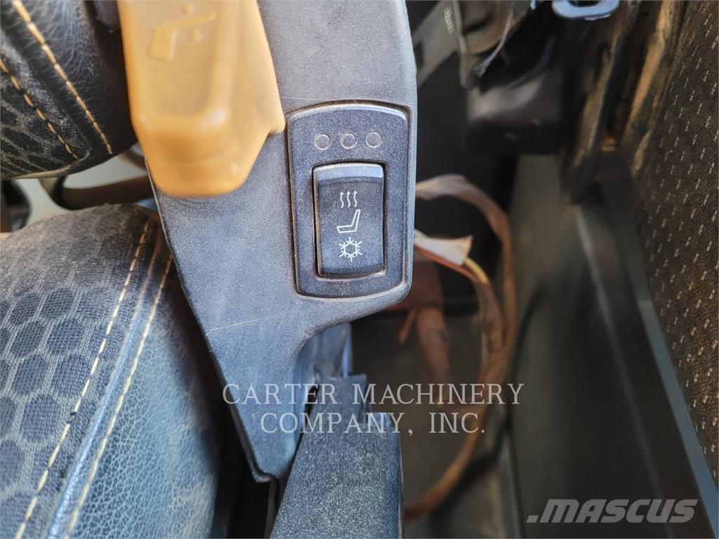 CAT 745 Шарнирно-сочленённые самосвалы