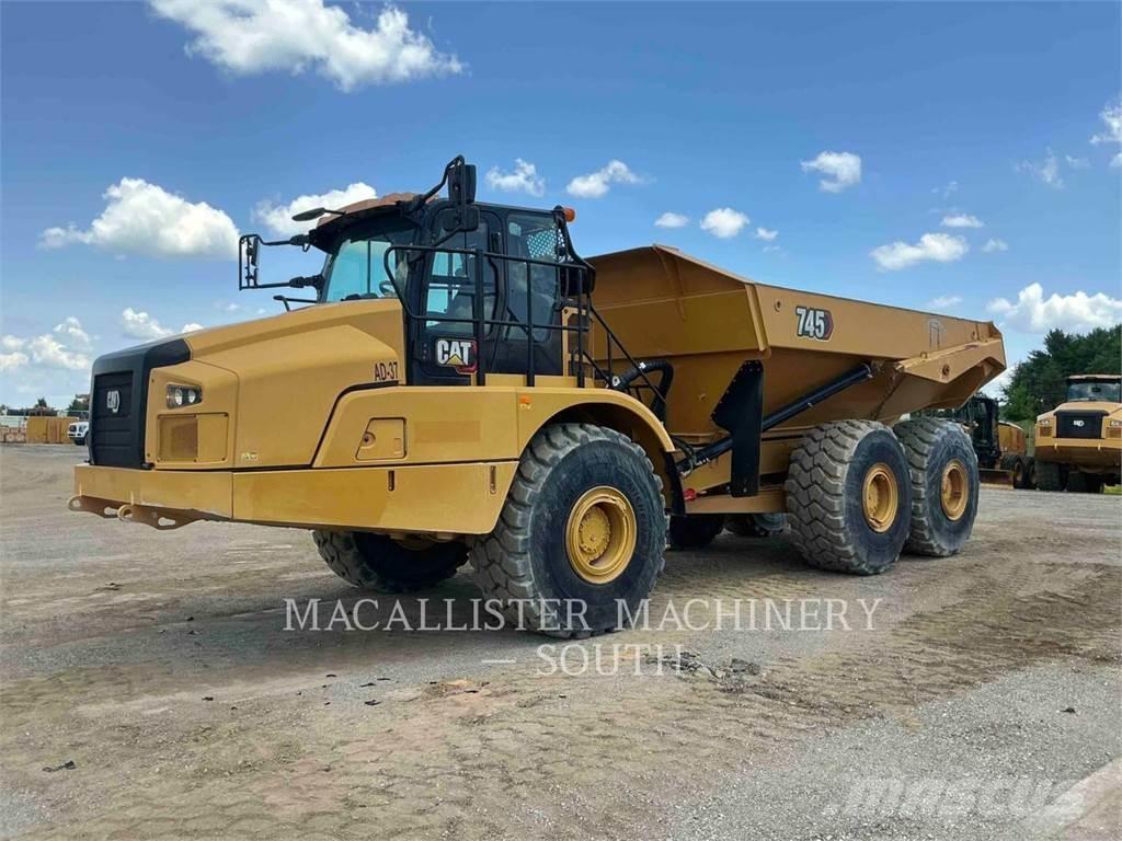 CAT 745 Шарнирно-сочленённые самосвалы