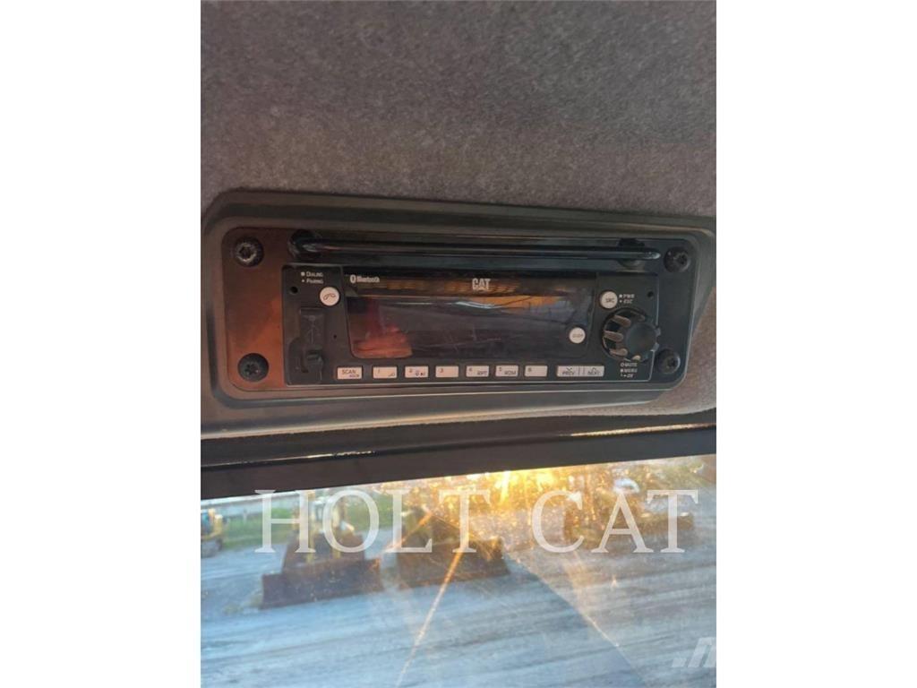 CAT 745 Шарнирно-сочленённые самосвалы