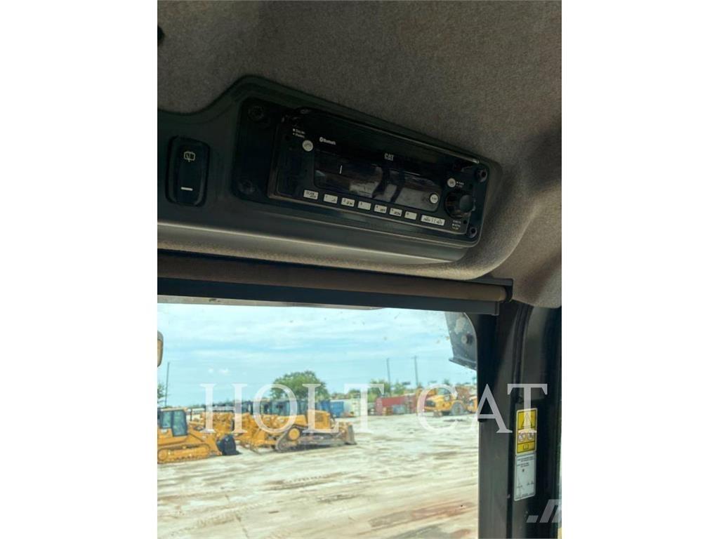 CAT 745 Шарнирно-сочленённые самосвалы