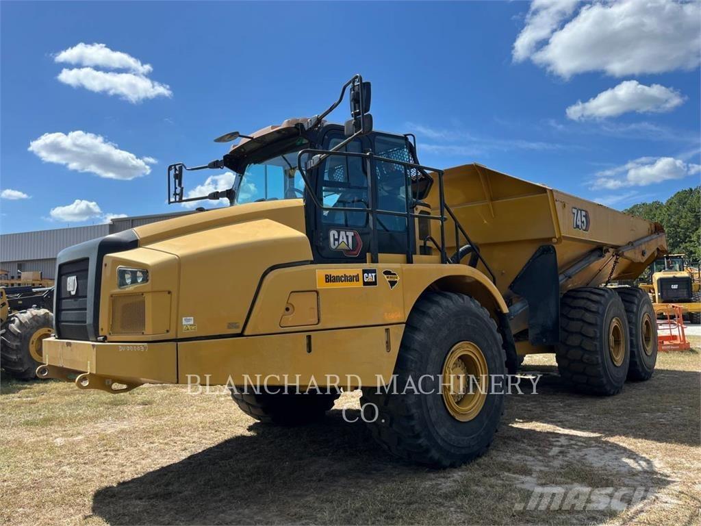 CAT 745 Шарнирно-сочленённые самосвалы