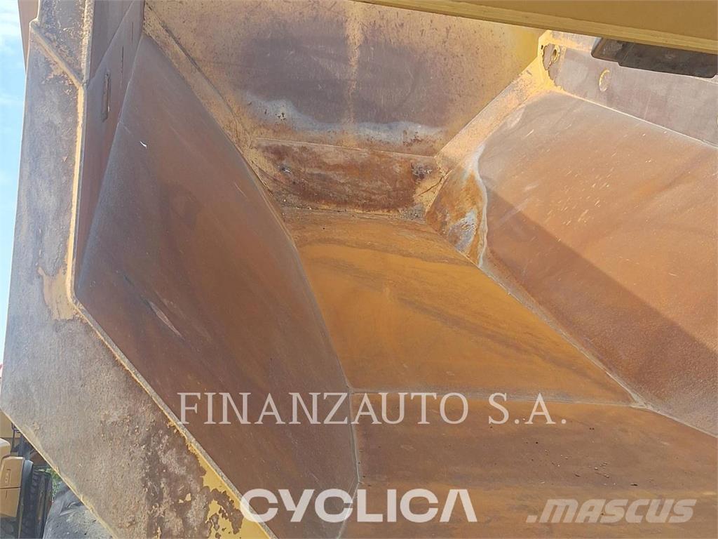 CAT 745 Шарнирно-сочленённые самосвалы