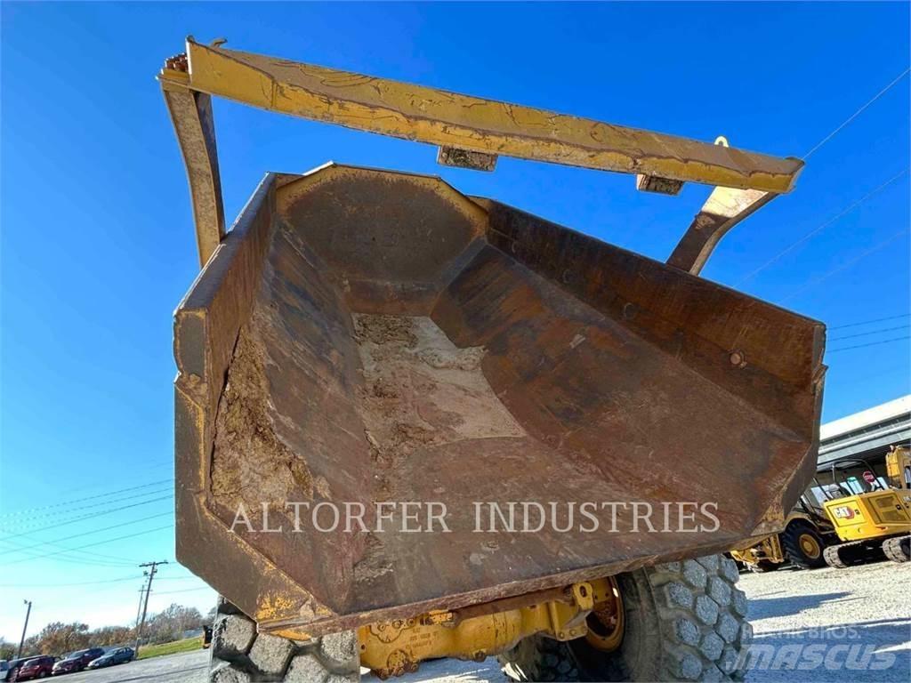 CAT 745 Шарнирно-сочленённые самосвалы