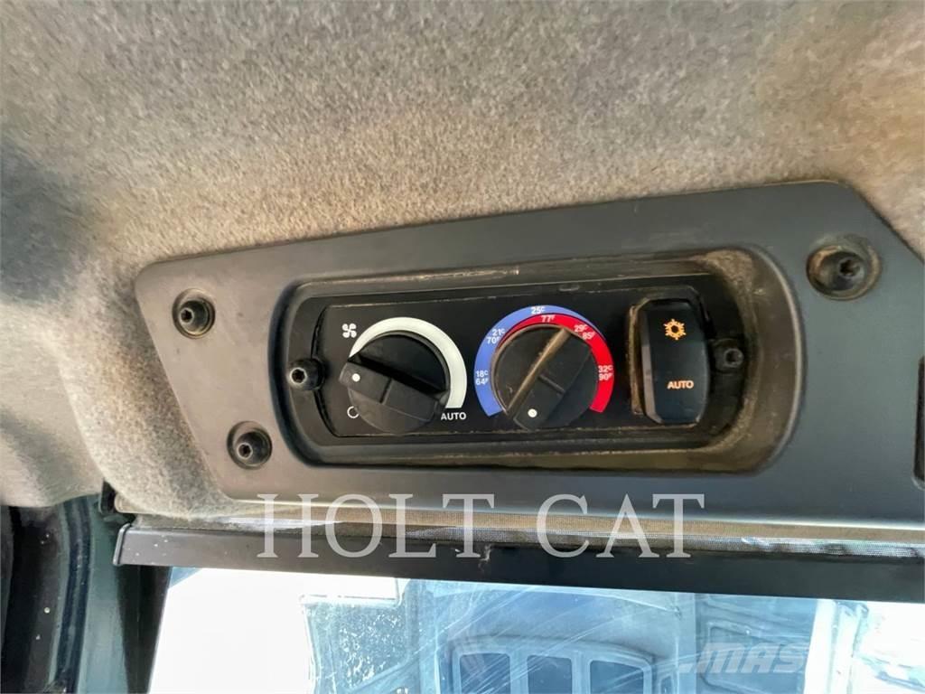 CAT 745-04 Шарнирно-сочленённые самосвалы