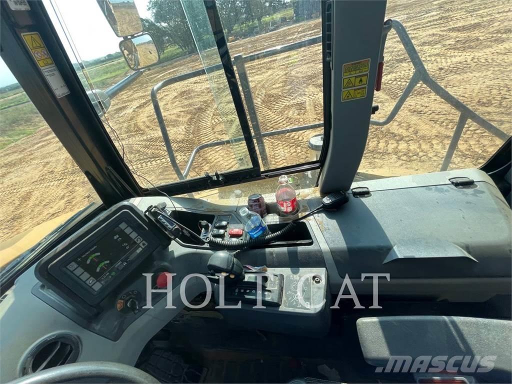 CAT 745-04 Шарнирно-сочленённые самосвалы