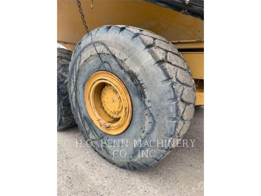 CAT 745 C Шарнирно-сочленённые самосвалы